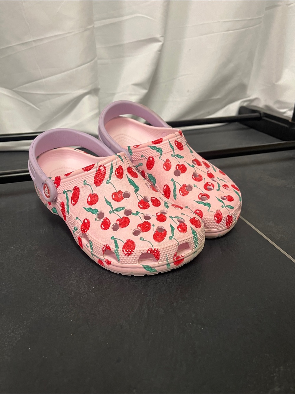 Crocs Classic Clog girls Pink Milk / Cherries size 3